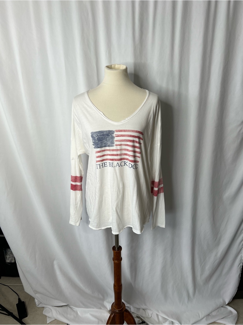 The Black Dog Patriotic Long Sleeve Tee – Size Large 🇺🇸🐾